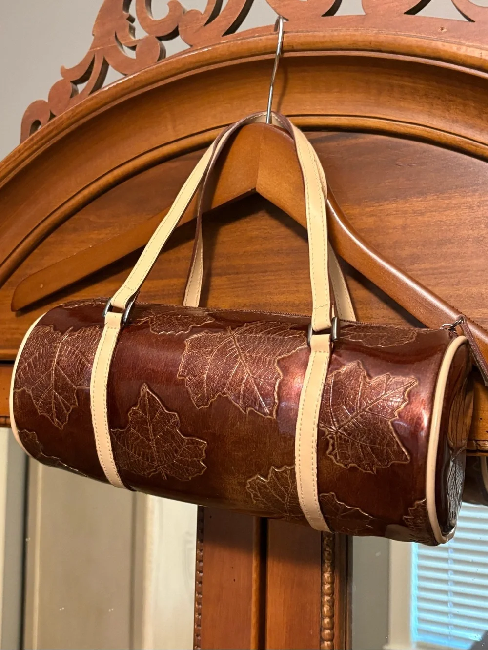 🍁Fall, Brown Leaf-Embossed Barrel Bag with Cream Straps